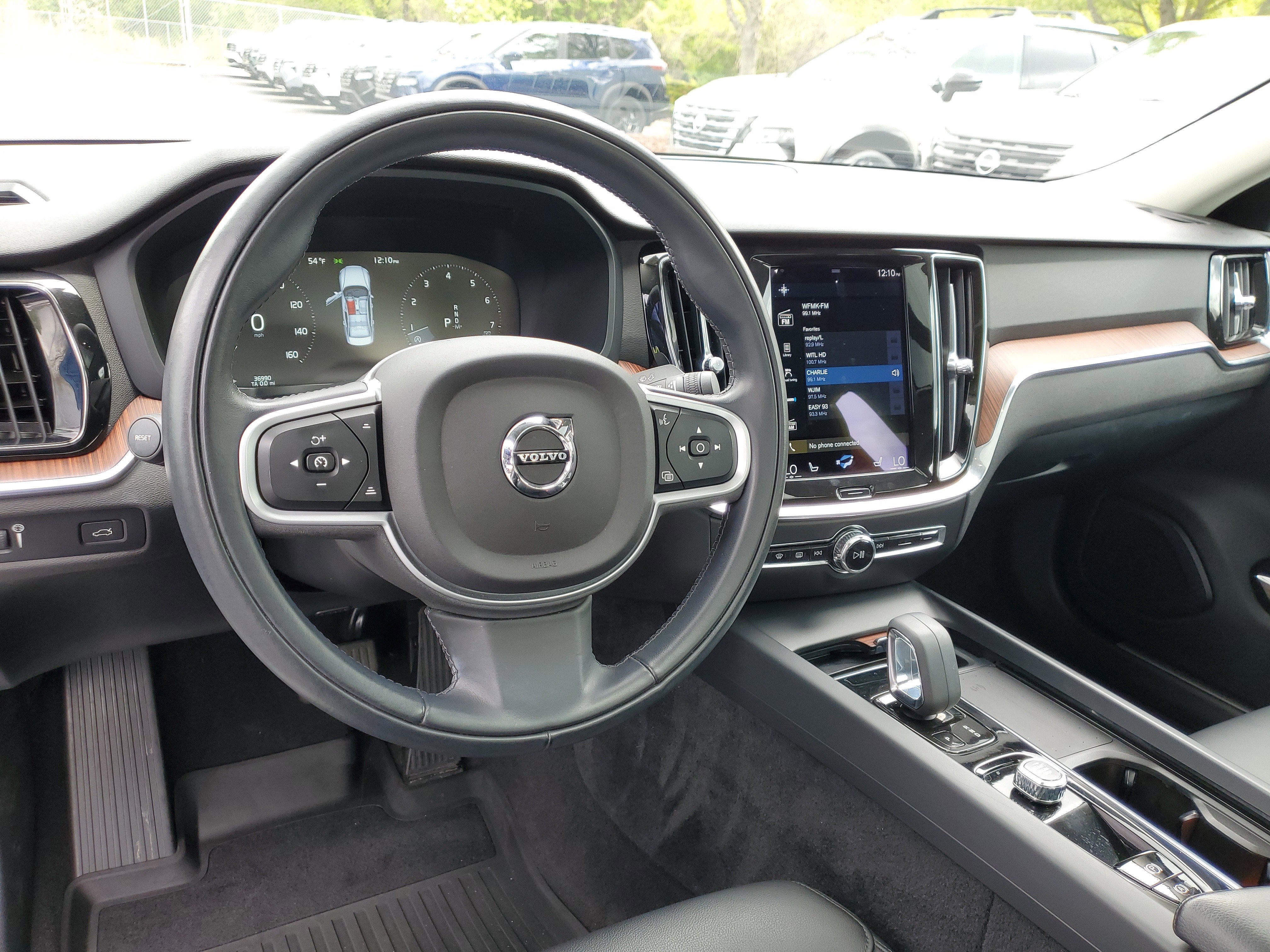 2022 Volvo S60 Momentum