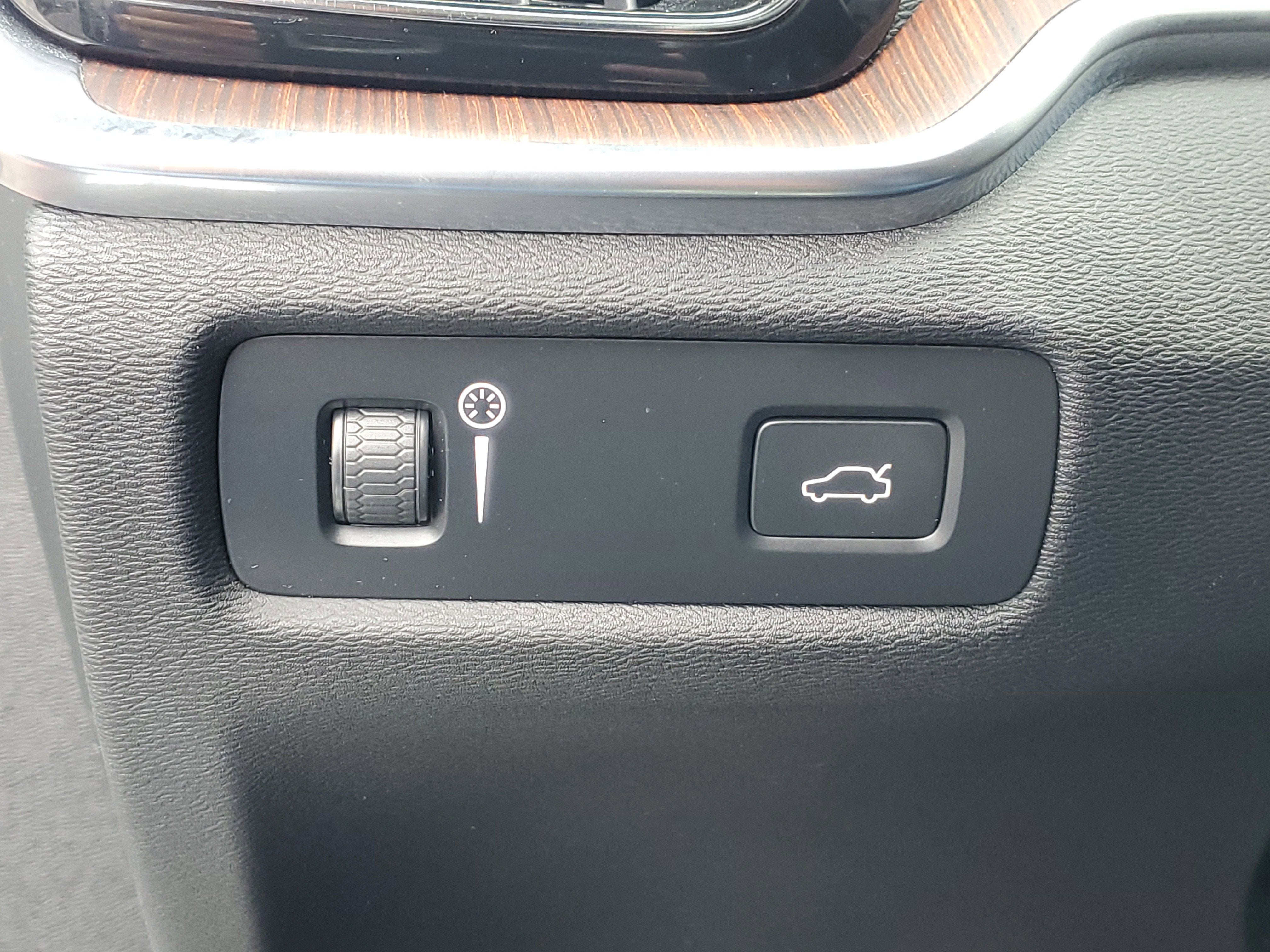 2022 Volvo S60 Momentum