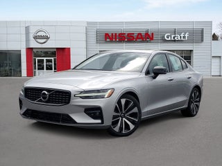 2022 Volvo S60 Momentum