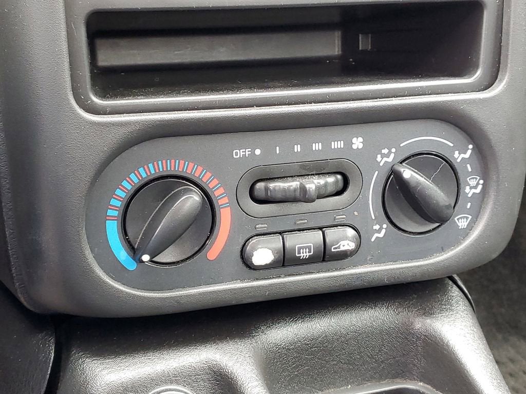 2000 Saturn SL BASE