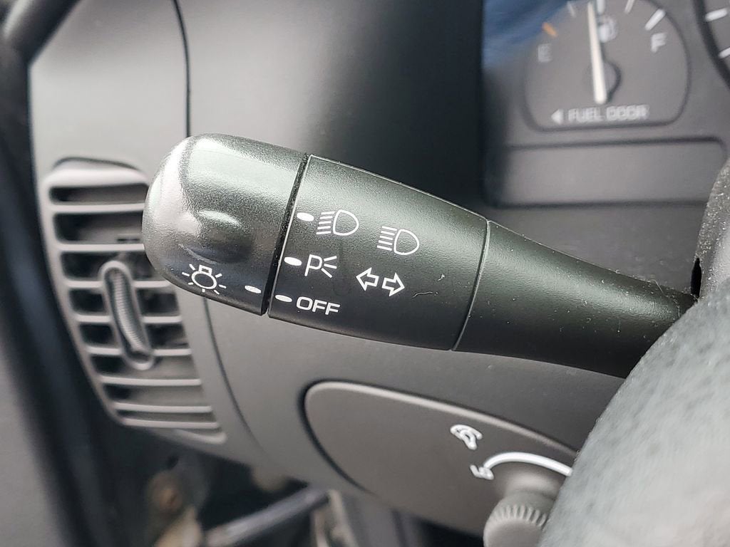 2000 Saturn SL BASE