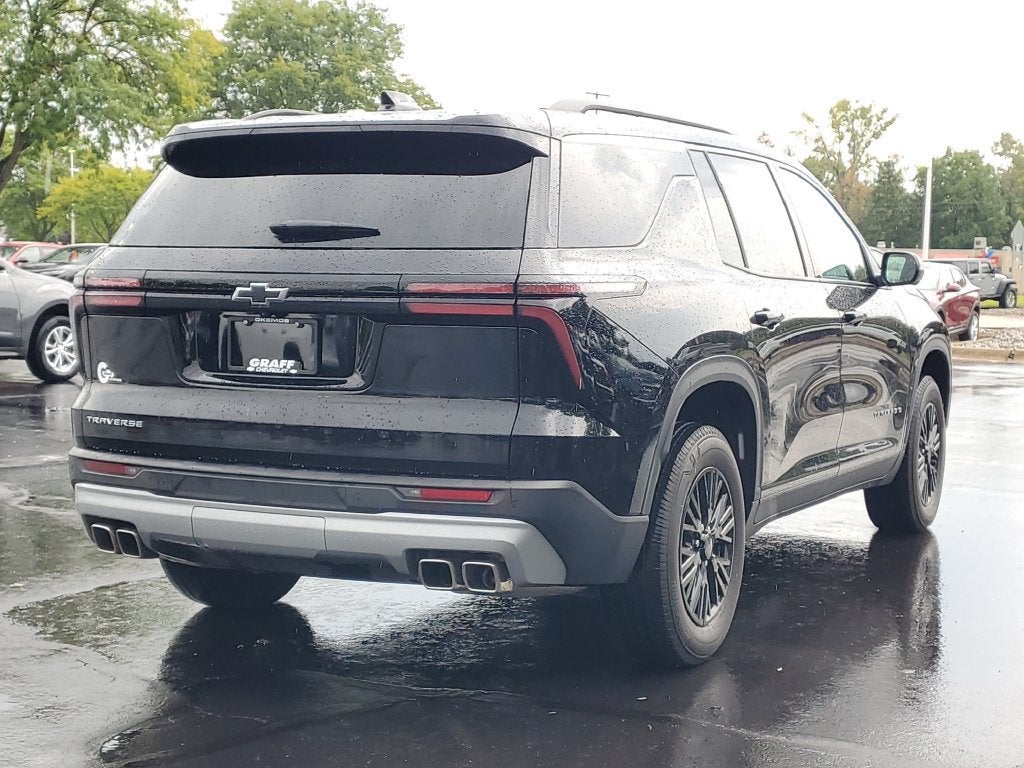 2025 Chevrolet Traverse LT