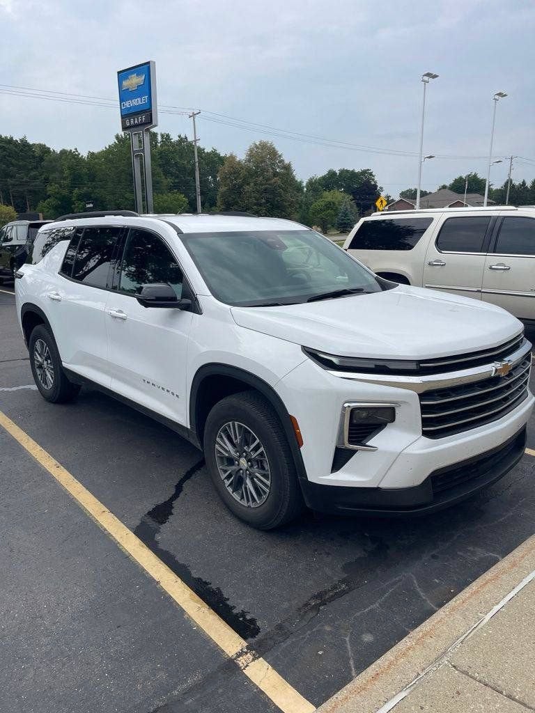 2024 Chevrolet Traverse LT