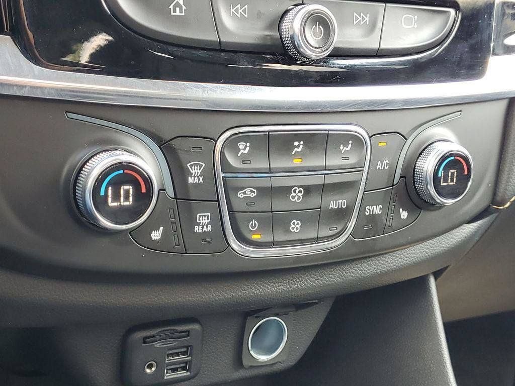 2021 Chevrolet Traverse LT Leather