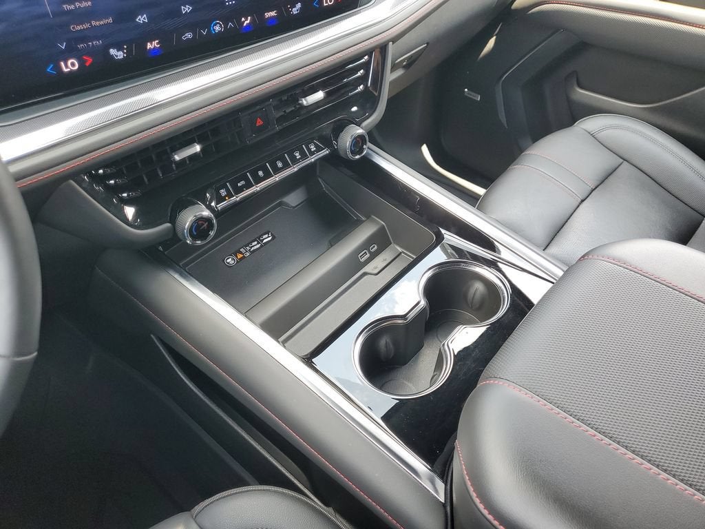 2025 Chevrolet Suburban RST