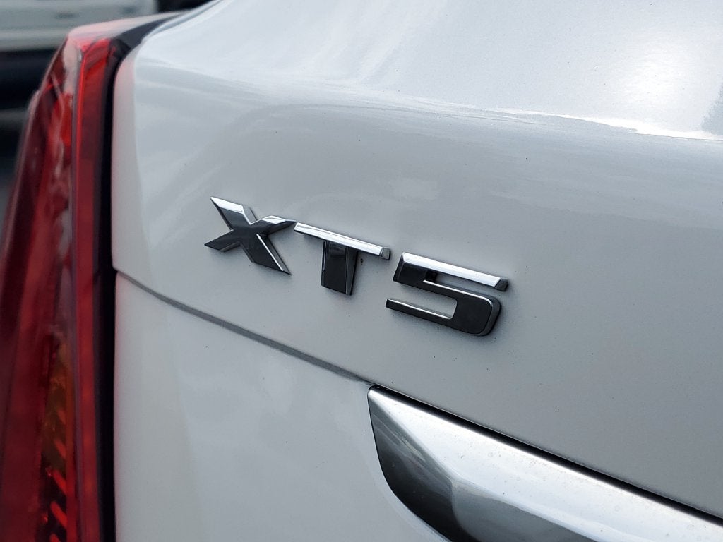 2023 Cadillac XT5 FWD Premium Luxury