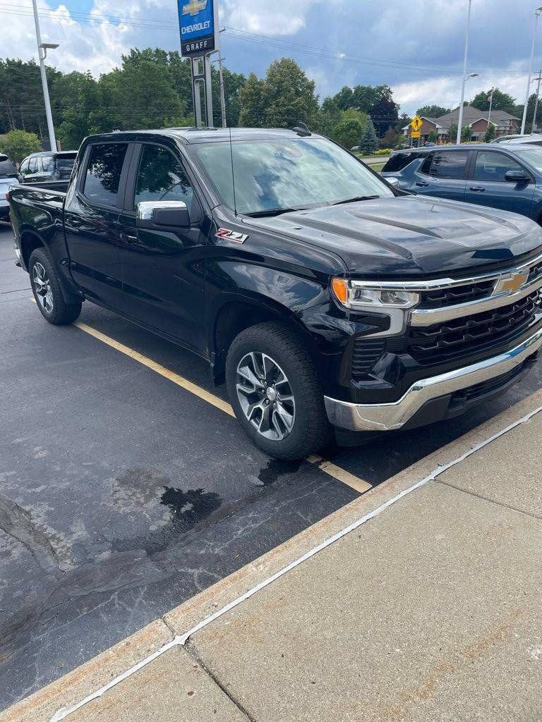 2025 Chevrolet Silverado 1500 LT