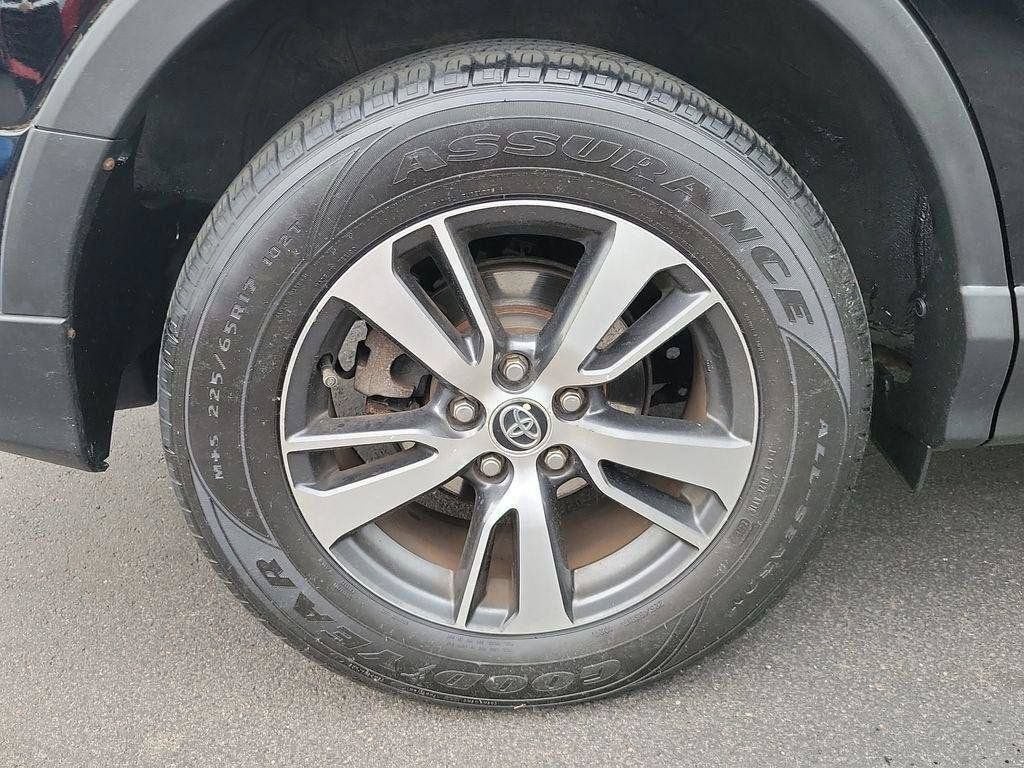 2017 Toyota RAV4 XLE