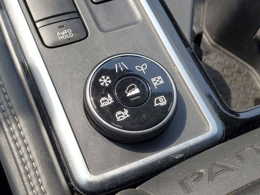 2024 Nissan Pathfinder Platinum 4WD