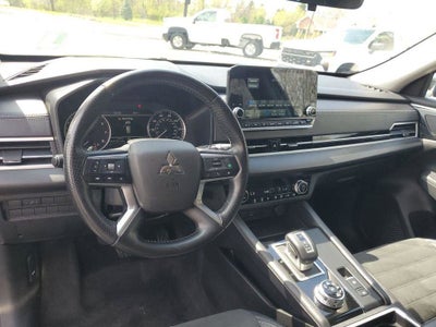 2024 Mitsubishi Outlander SE