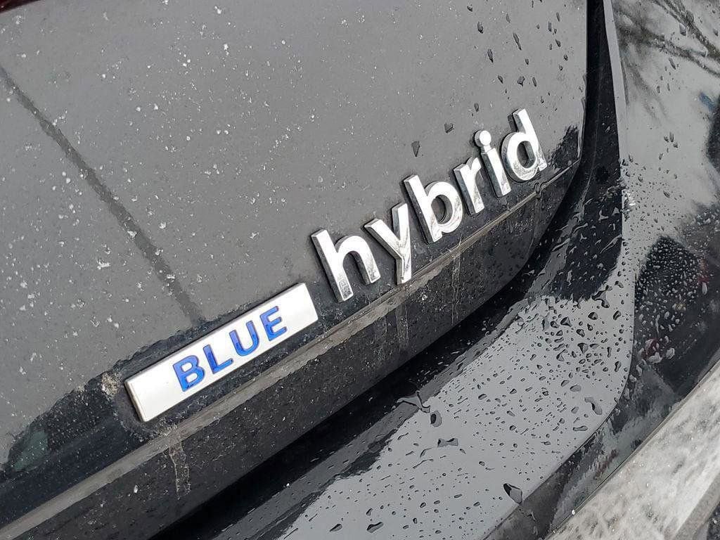 2022 Hyundai Elantra Hybrid Blue